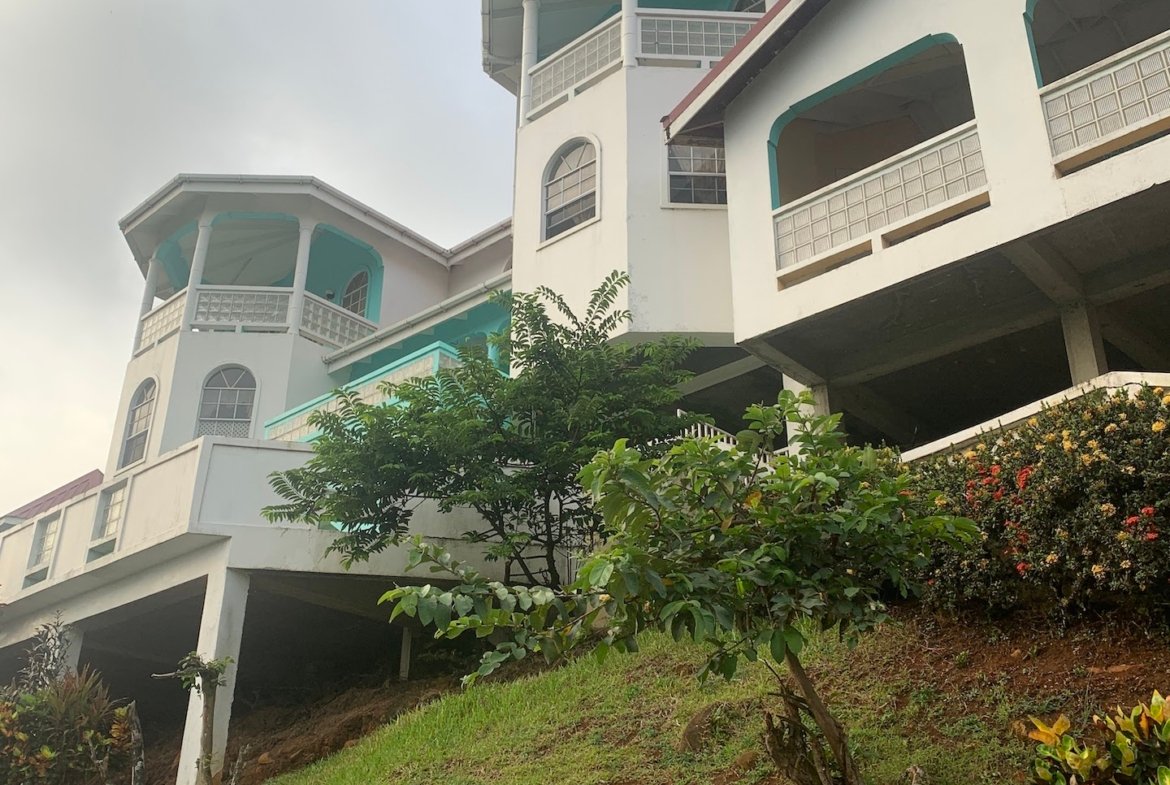 Hilltop Home for Sale in Babonneau