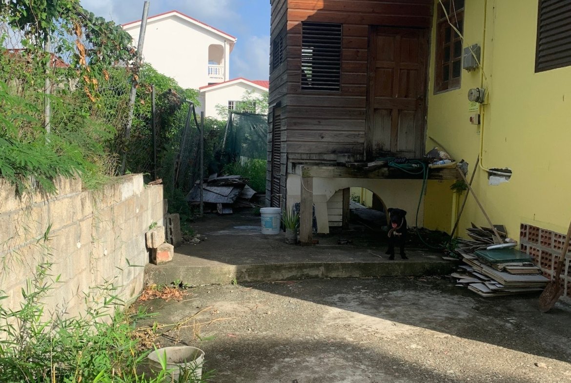 Home and Mixed-Use Land for Sale in Gros Islet