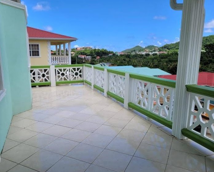 Patio of Spacious Home For Sale in La Retriete