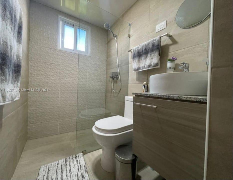 Fully Furnished 3 bd Apartment for Sale in Crisfer 3
