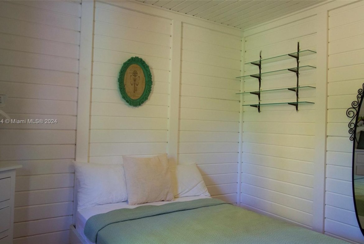 Bedroomc 2 of Home with large Jacuzzi
