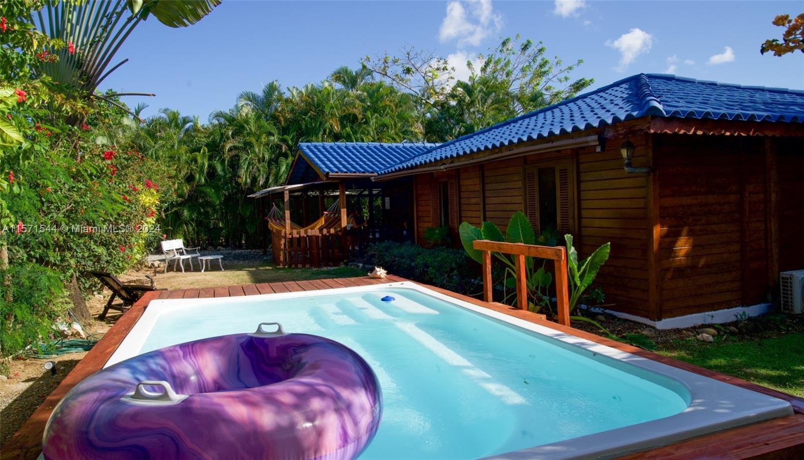 Home with large Jacuzzi